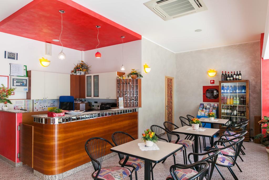 Hotel Sandra Gatteo a Mare Dış mekan fotoğraf