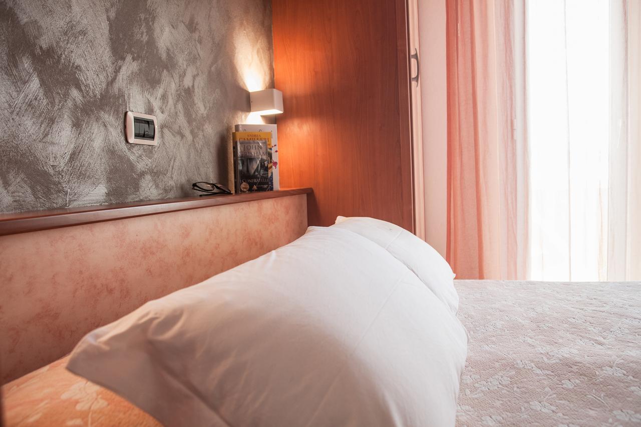 Hotel Sandra Gatteo a Mare Dış mekan fotoğraf