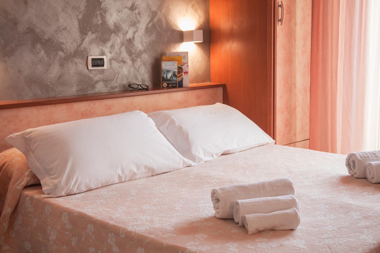 Hotel Sandra Gatteo a Mare Dış mekan fotoğraf